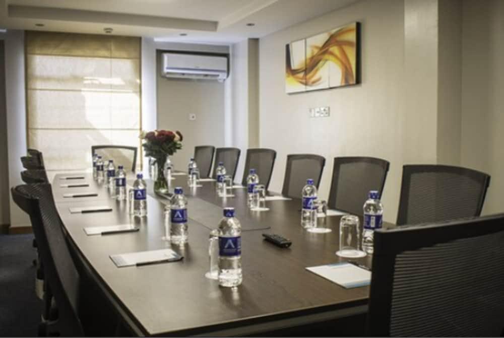 Longonot Place Serviced Apartment-Nairobi, City Centre Cbd Екстериор снимка
